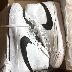 GradeSchool Nike Blazer 🖤🤍🧡